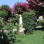 Hulusi Ξενοδοχείο