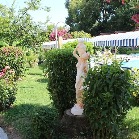 Hulusi Hotel